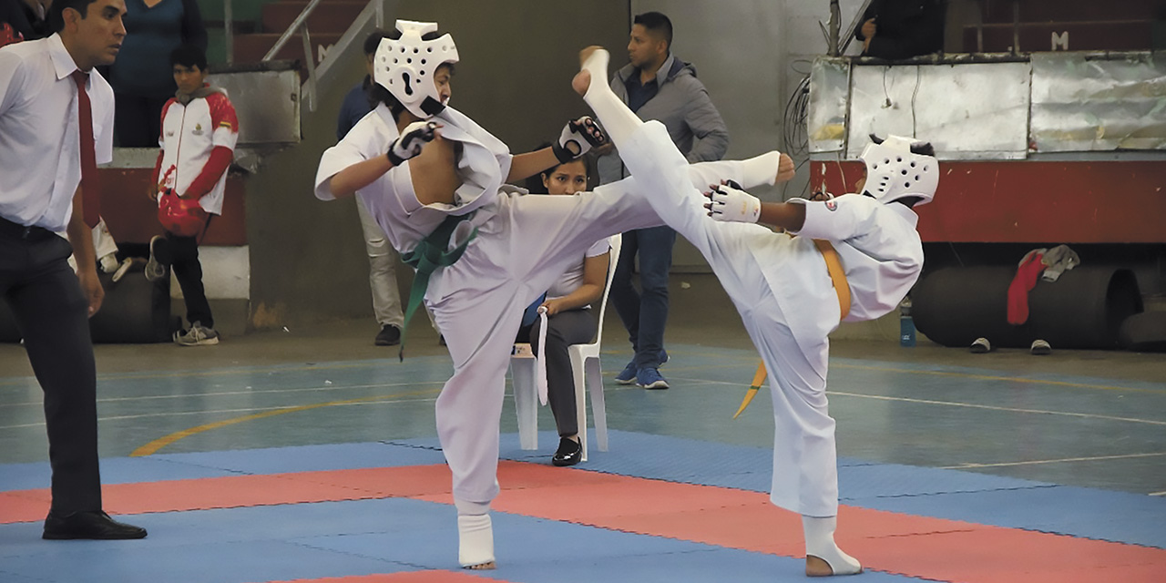 Los combates de karate se desarrollarán en el coliseo Luis Parra de Tarija. | Foto: Feboka