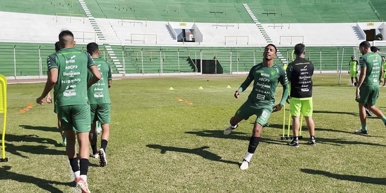 Quinteros antes de sufrir la lesión que lo deja fuera de la Verde.