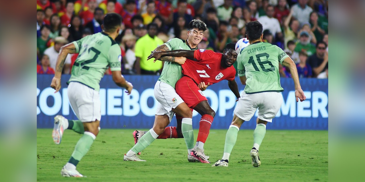 Fotos:  @Argentina/@SeleccionPeru