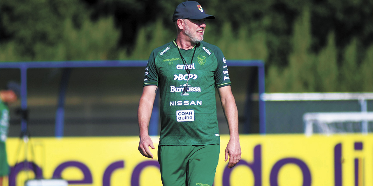 El brasileño Antonio Carlos Zago ya no es más técnico del seleccionado nacional. | Foto: FBF