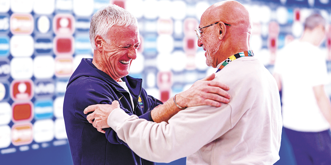 Los técnicos de Francia, Didier Deschamps, y de España, Luis De La Fuente.