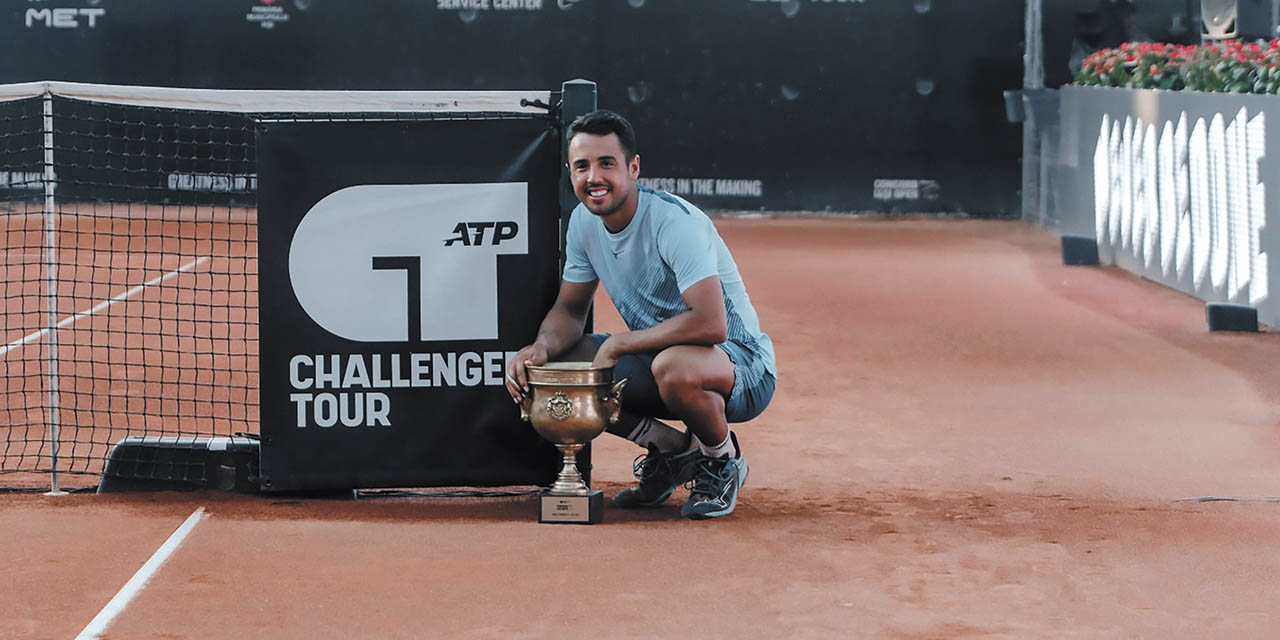 La alegría de Hugo Dellien después de ganar el torneo en Rumania.