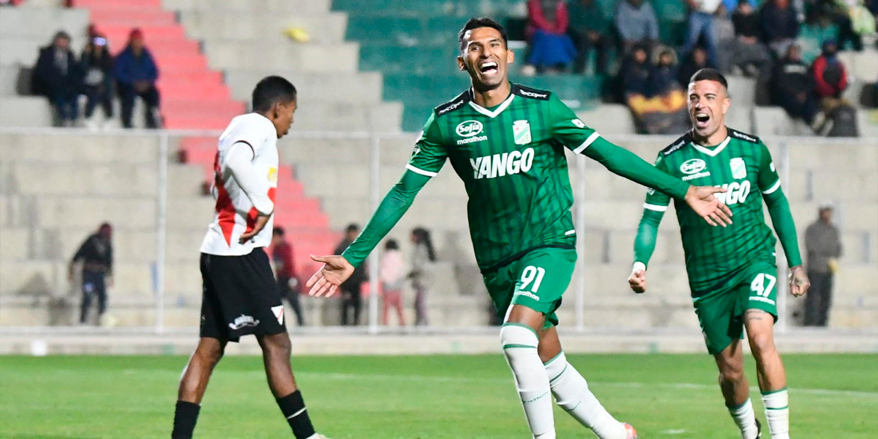 Gilbert Álvarez grita sus goles, los que le dieron el triunfo a Oriente. Foto: APG