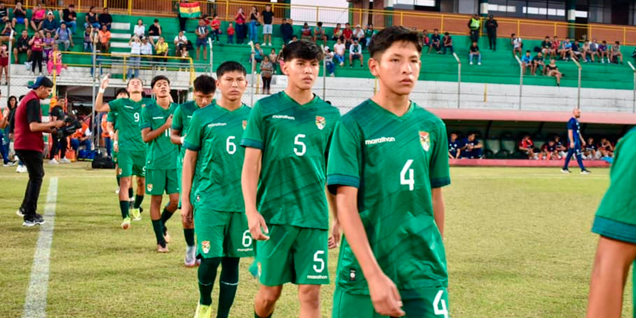 Jugadores de la Selección Sub-15 se preparan para el torneo internacional. Foto: FBF