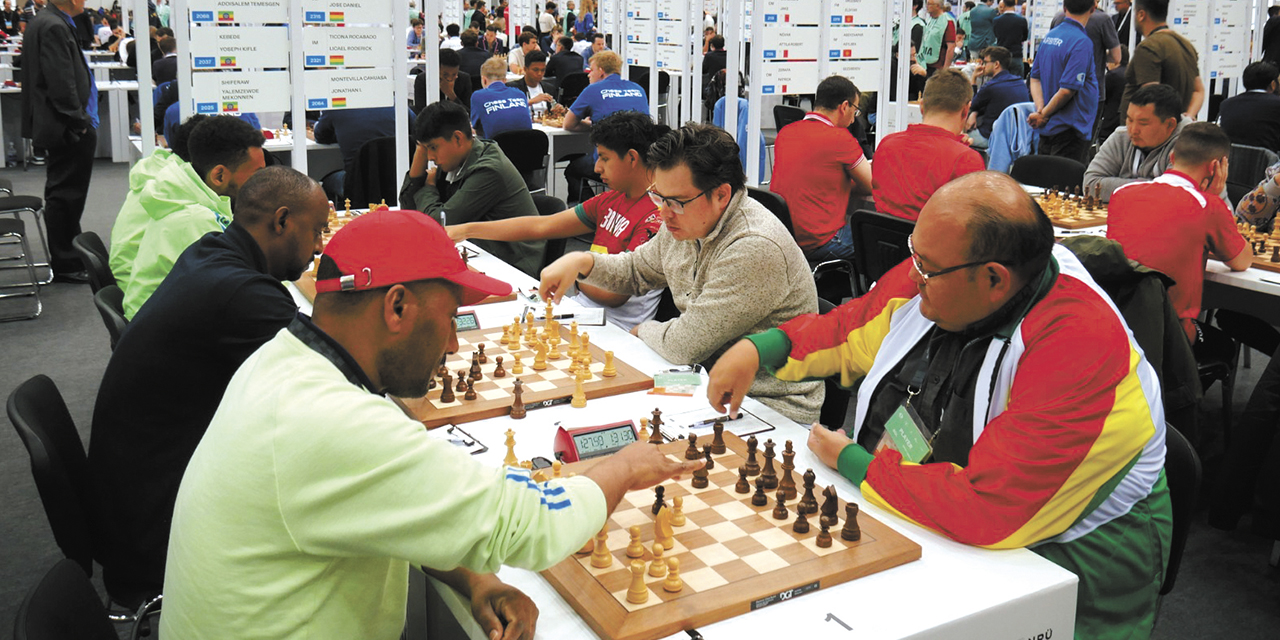 Integrantes del equipo Bolivia en la partida contra los de Etiopía.