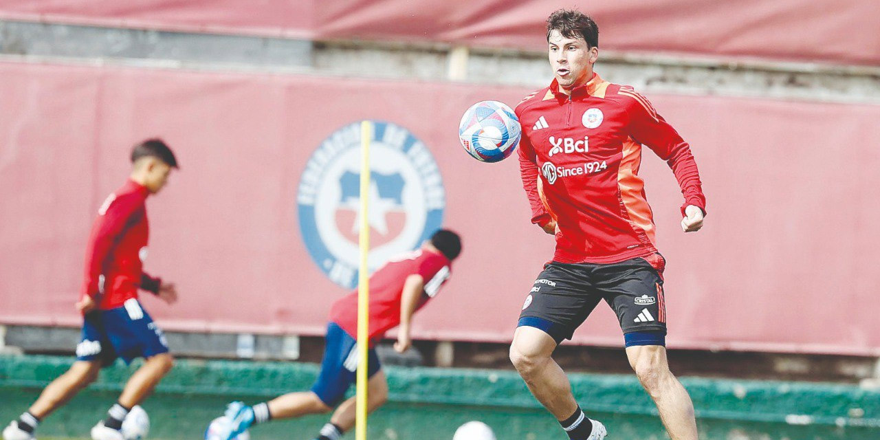 El seleccionado chileno se entrenó en el complejo  Juan Pinto.