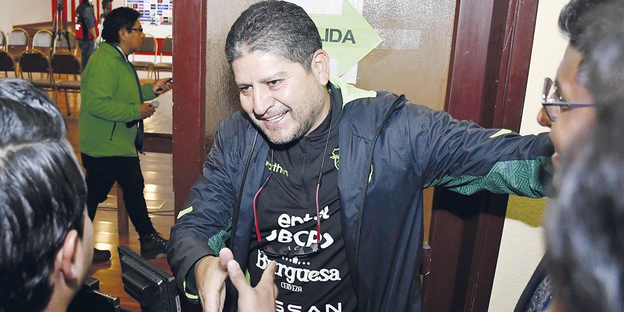 El técnico de la Selección, Óscar Villegas, en el encuentro con la prensa. | Foto: APG