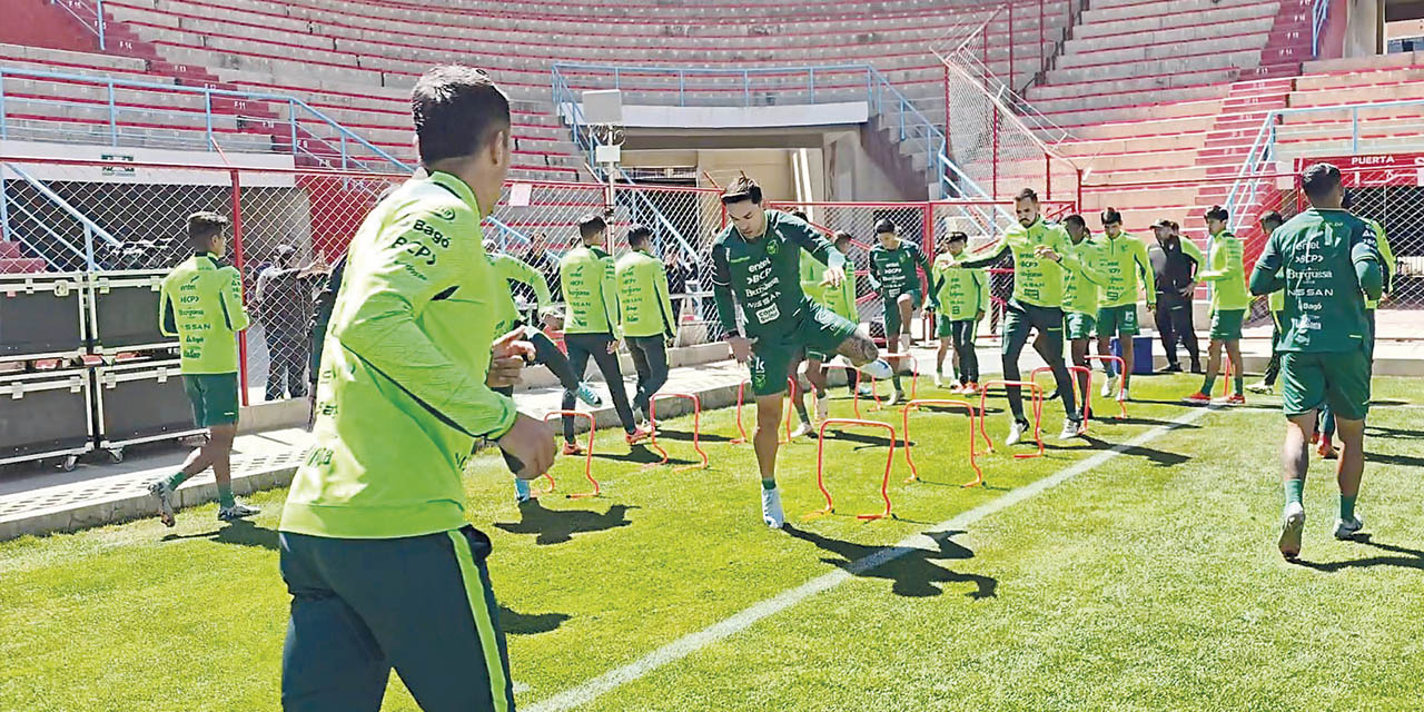 La Selección nacional buscará dar el primer salto a la victoria en la era del entrenador Óscar Villegas. | Foto: FBF