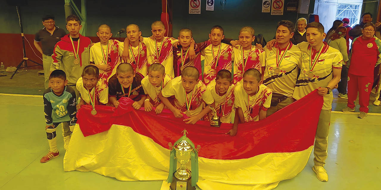 Integrantes de la selección tarijeña de futsal Sub-12. | Foto: CONMEBOL