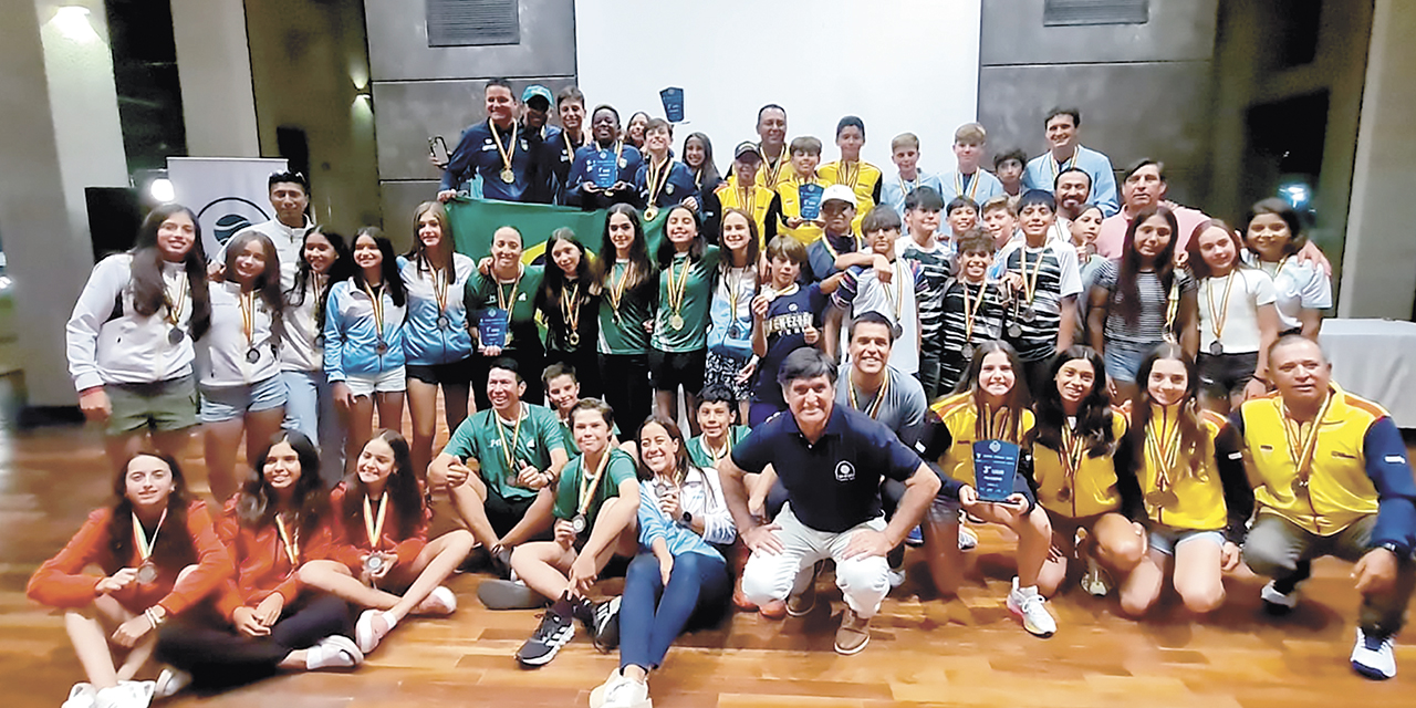 Los equipos participantes en el certamen juvenil internacional.