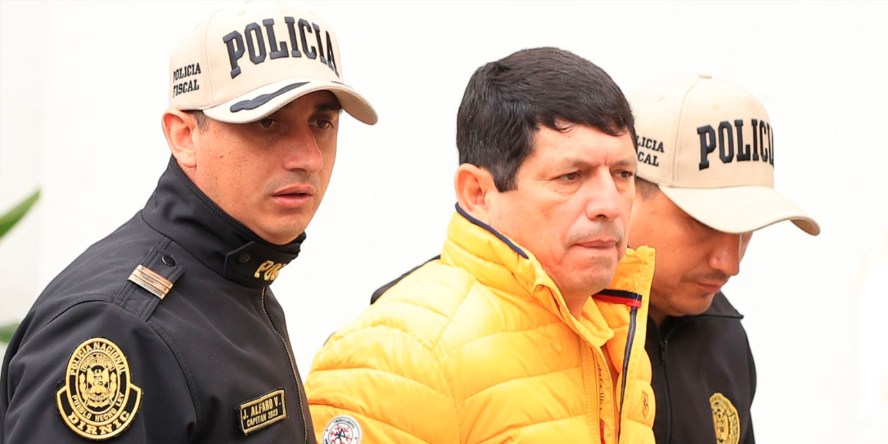 El dirigente Agustín Lozano en el momento de su detención por efectivos policiales. Fotos: Prensa Latina