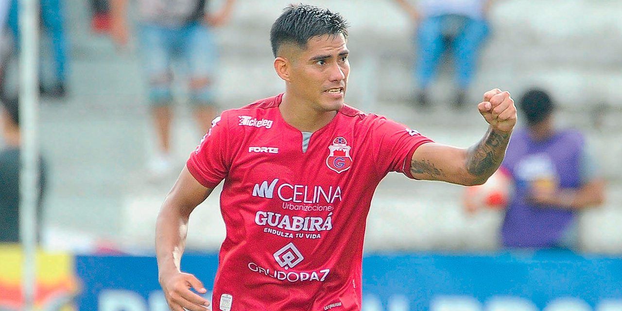 Julio Herrera festeja el gol que anotó y le dio el triunfo a Guabirá. Fotos: APG