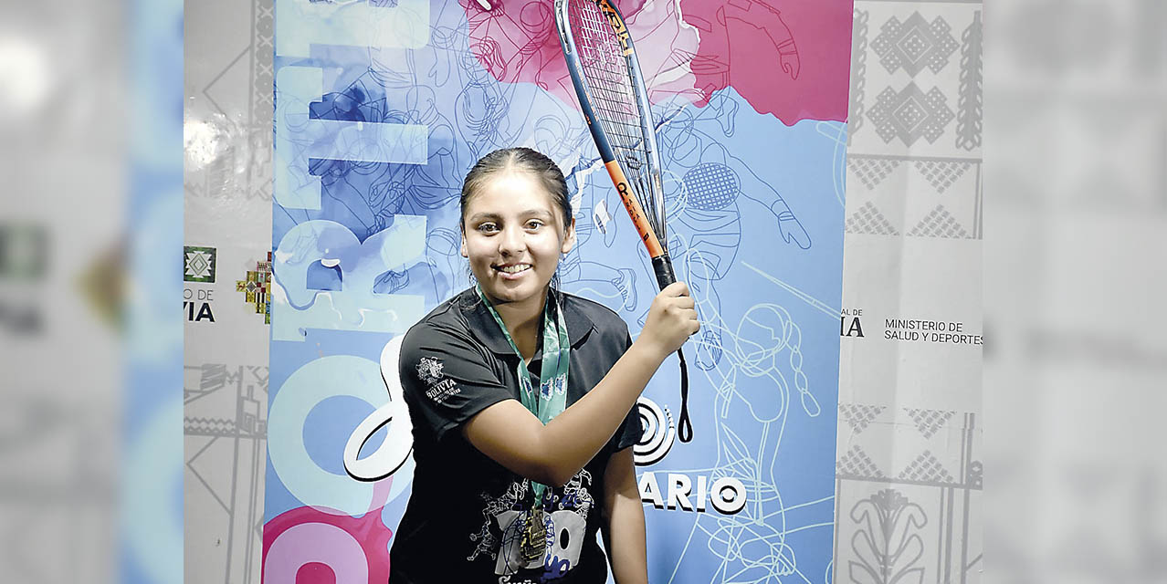 La raquetbolista nacional Valentina Villarroel destacó la actuación de Bolivia en el Mundial.