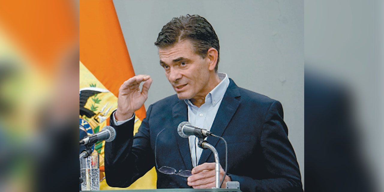 El presidente de Bolivia, Rodrigo Paz Pereira, apoya al deporte.