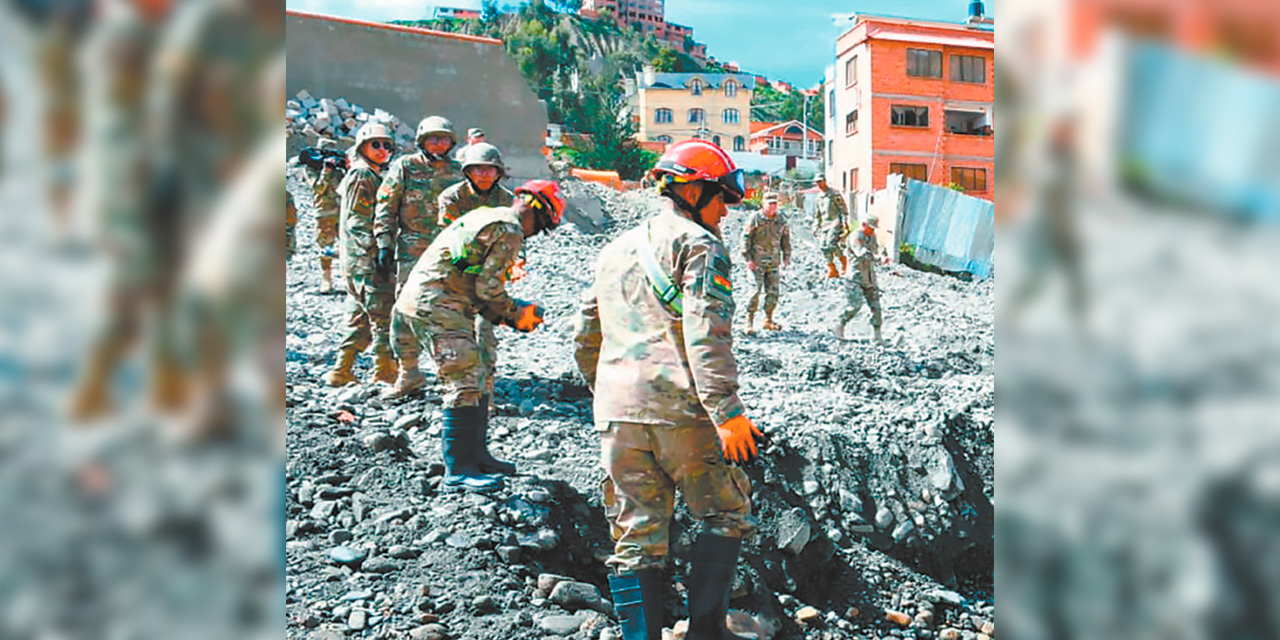 Efectivos militares responden con firmeza ante los desastres naturales en todo el país. Foto:  Ministerio de Defensa