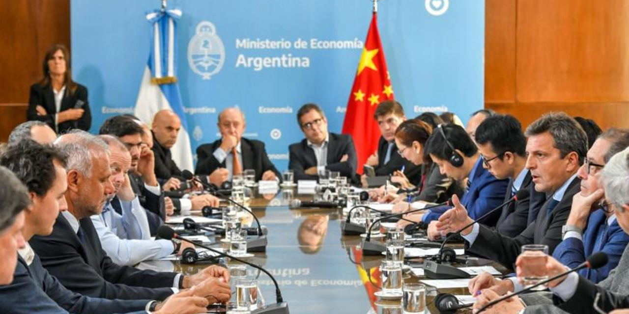 El ministro de Economía de Argentina, Sergio Massa, en gabinete. (Foto: RRSS)