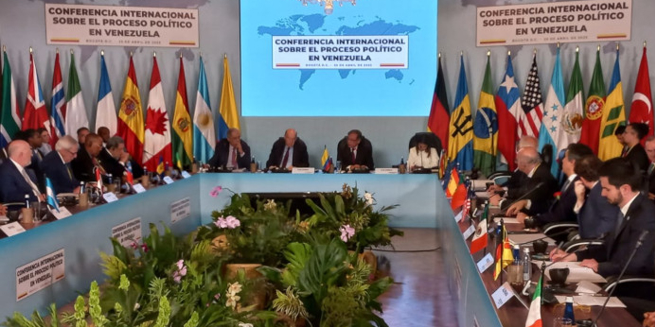 Presidente de Petro dio la bienvenida a los participantes en la conferencia sobre Venezuela