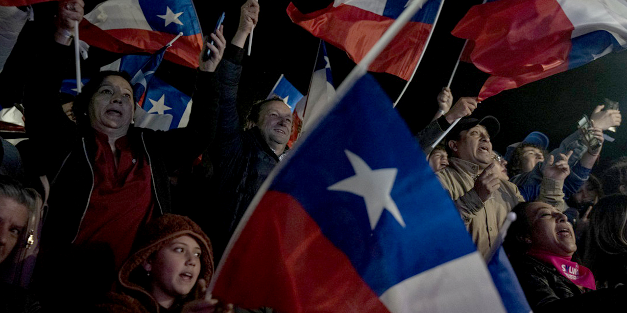 Miembros del Partido Republicano de Chile celebran los resultados. (Foto: RT)