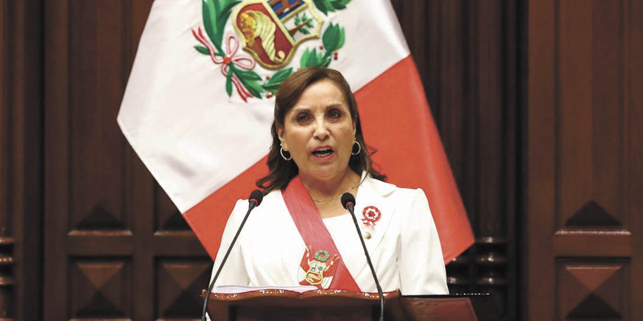 La presidenta del Perú, Dina Boluarte. | Foto: RT