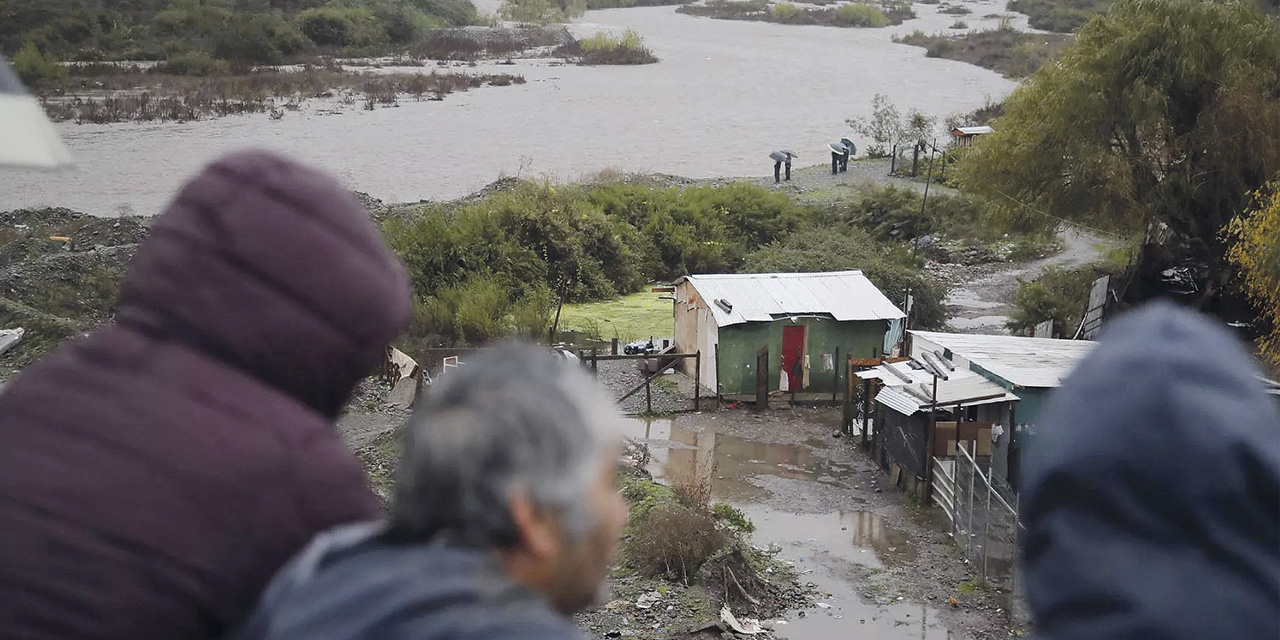 Las fuertes lluvias de la semana pasada provocaron dos muertes y más de 11 mil afectados en el país. | Foto: Sputnik Mundo