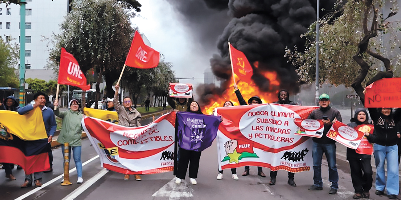 Manifestaciones en Quito por el tema combustibles. Foto: Austral TV