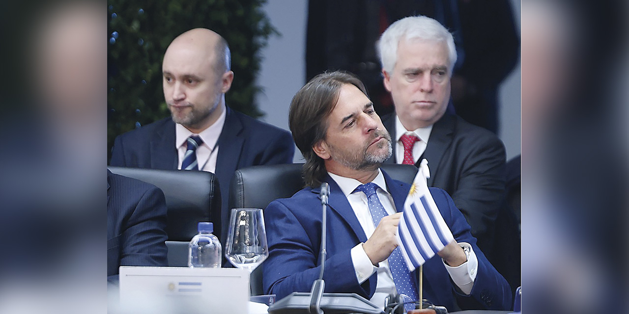 El presidente uruguayo, Luis Lacalle Pou, durante la reunión del Mercosur en Asunción, Paraguay. | Foto: Mercosur