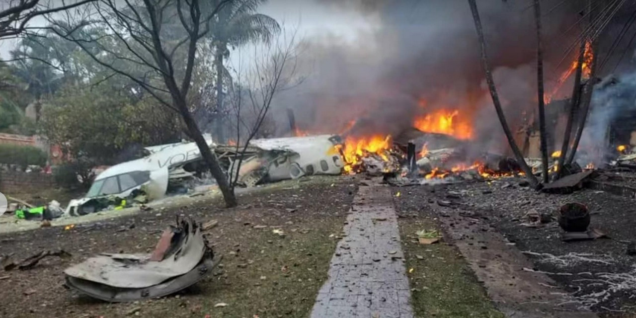 El impacto del aparato con tierra provocó una fuerte explosión que causó alarma en pobladores de Vinhedo, Sao Paulo. | Foto: RRSS