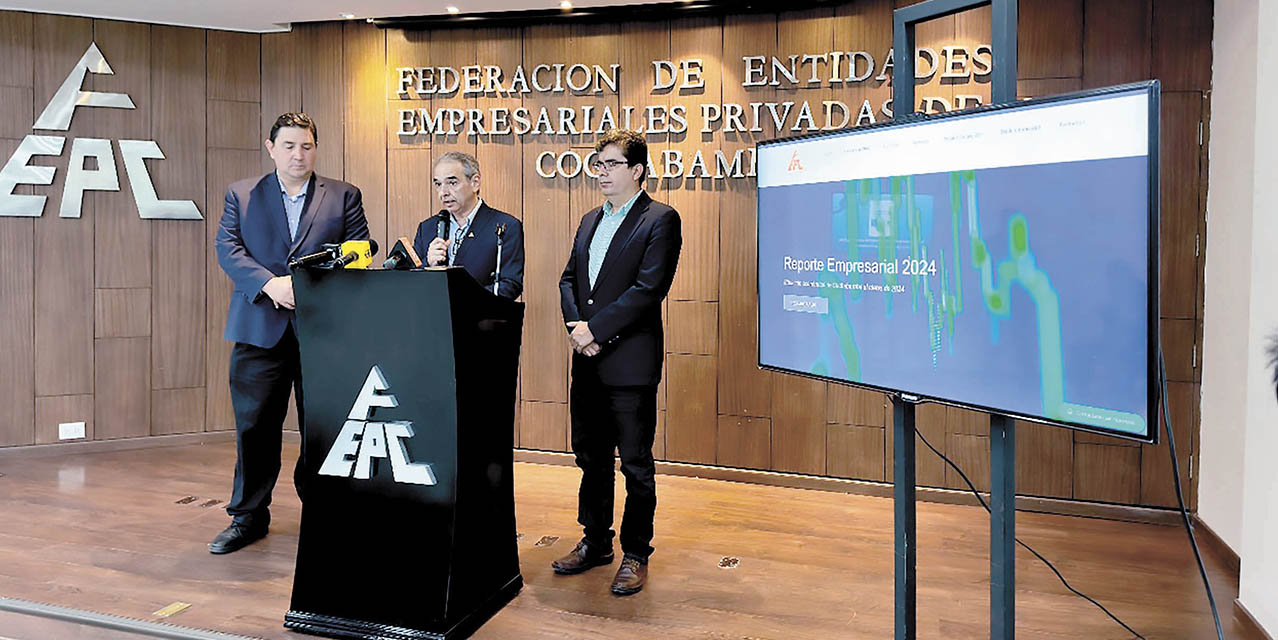 Los representantes del empresariado privado de Cochabamba en la presentación del reporte.