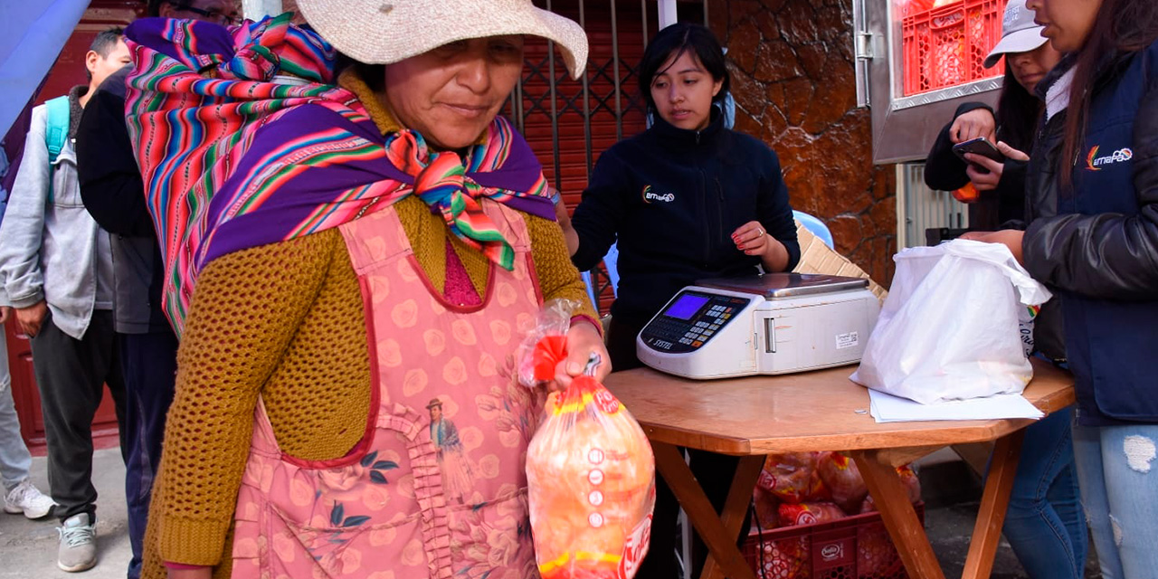 La venta de alimento en La Paz. Foto: APG