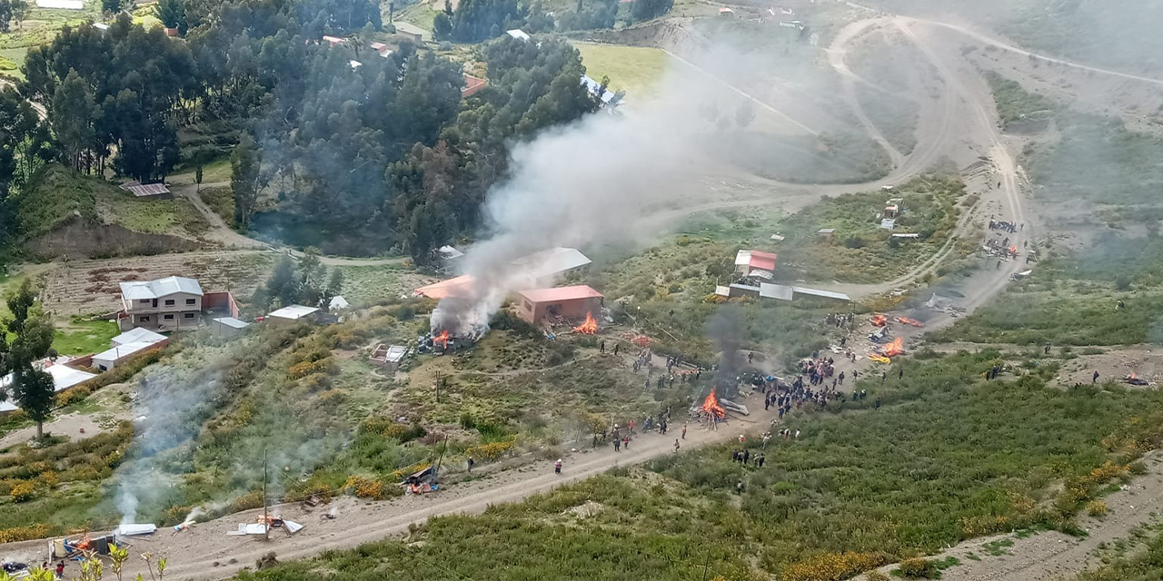 Pobladores de Juntuma defienden sus terrenos. (Foto: RRSS)