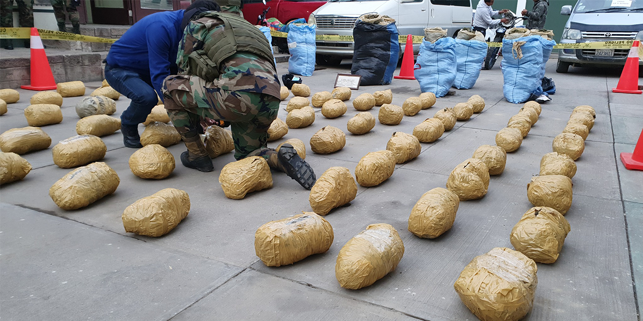 FELCN incauta más de 239 kilos de droga en tres días en Cochabamba