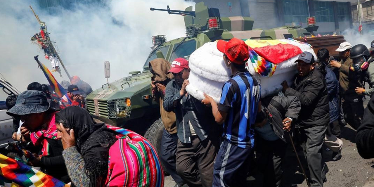 Familiares de las víctimas de Senkata piden justicia. (Foto: ABI)