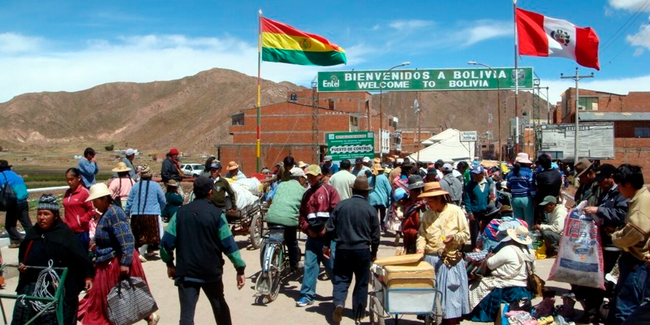 Existen 12 puntos fronterizos con Perú en los que se desarrolla el contrabando. Foto: Archivo