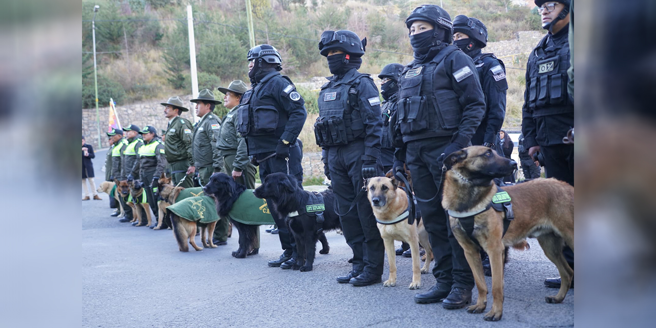 Centro de Adiestramiento de Canes de la Policía Boliviana celebra su aniversario