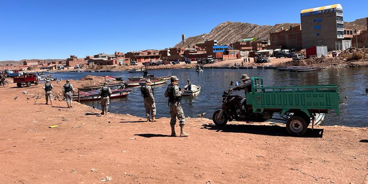 Operativo militar en Desaguadero. | Foto: Viceministerio de Lucha Contra el Contrabando