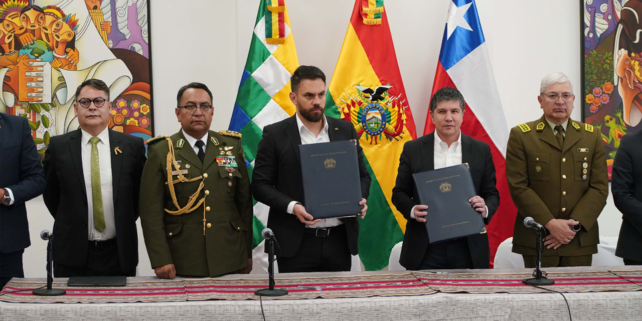 Las autoridades de ambos países se reunieron en la Casa Grande del Pueblo, en la ciudad de La Paz. foto:  Jorge Mamani