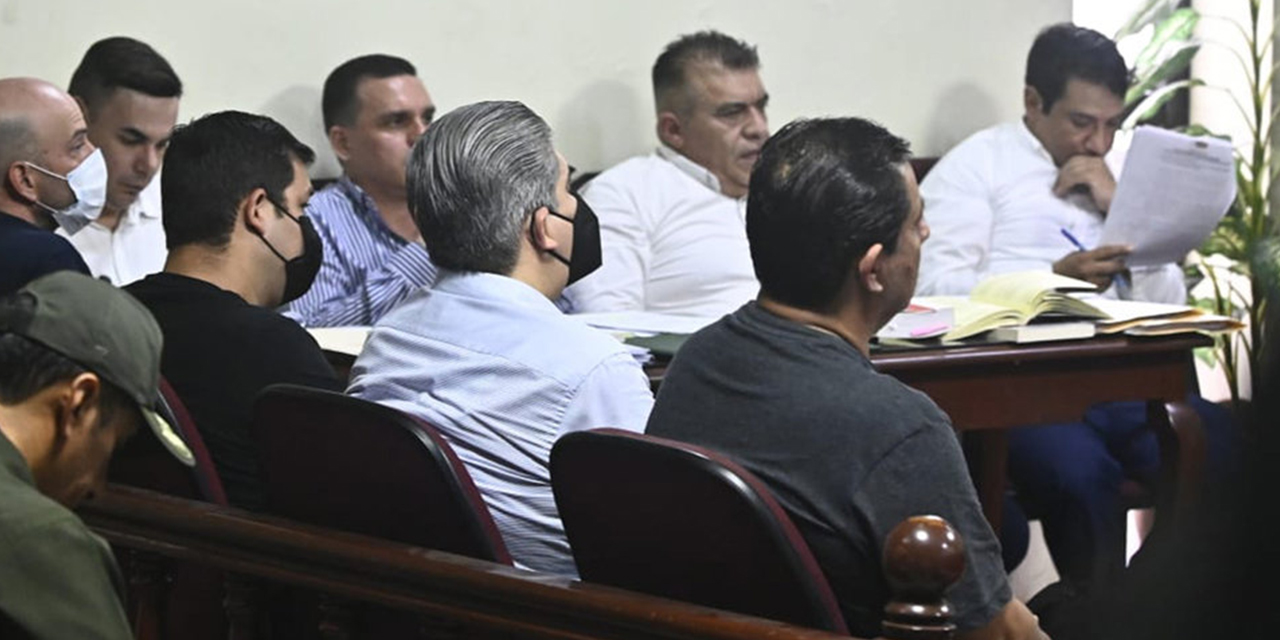 Audiencia de los ejecutivos del Banco Fassil en Santa Cruz. 