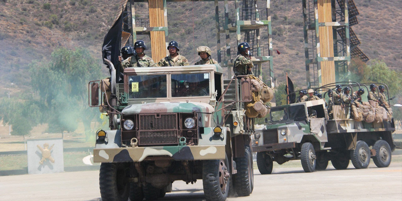 Honores a la Escuela Militar de Sargentos por su nuevo aniversario. Foto: Ministerio de Defensa