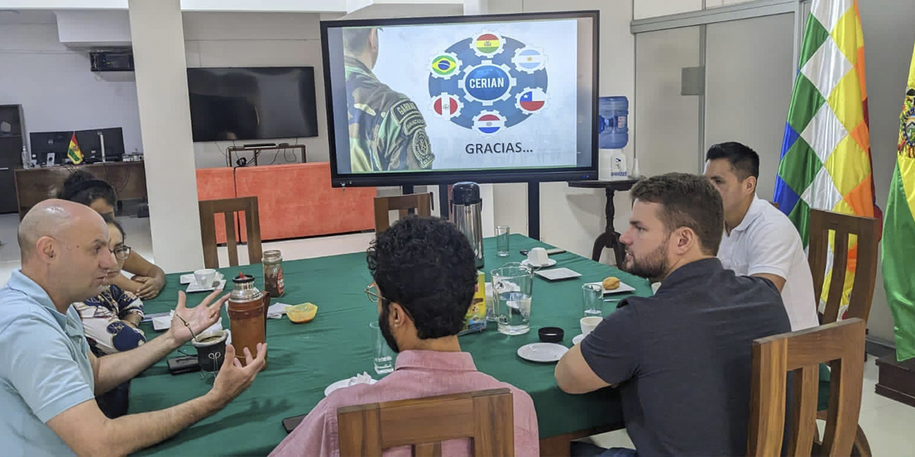 El Centro Regional de Inteligencia Antinarcóticos, en la ciudad de Santa Cruz, acogió el encuentro.