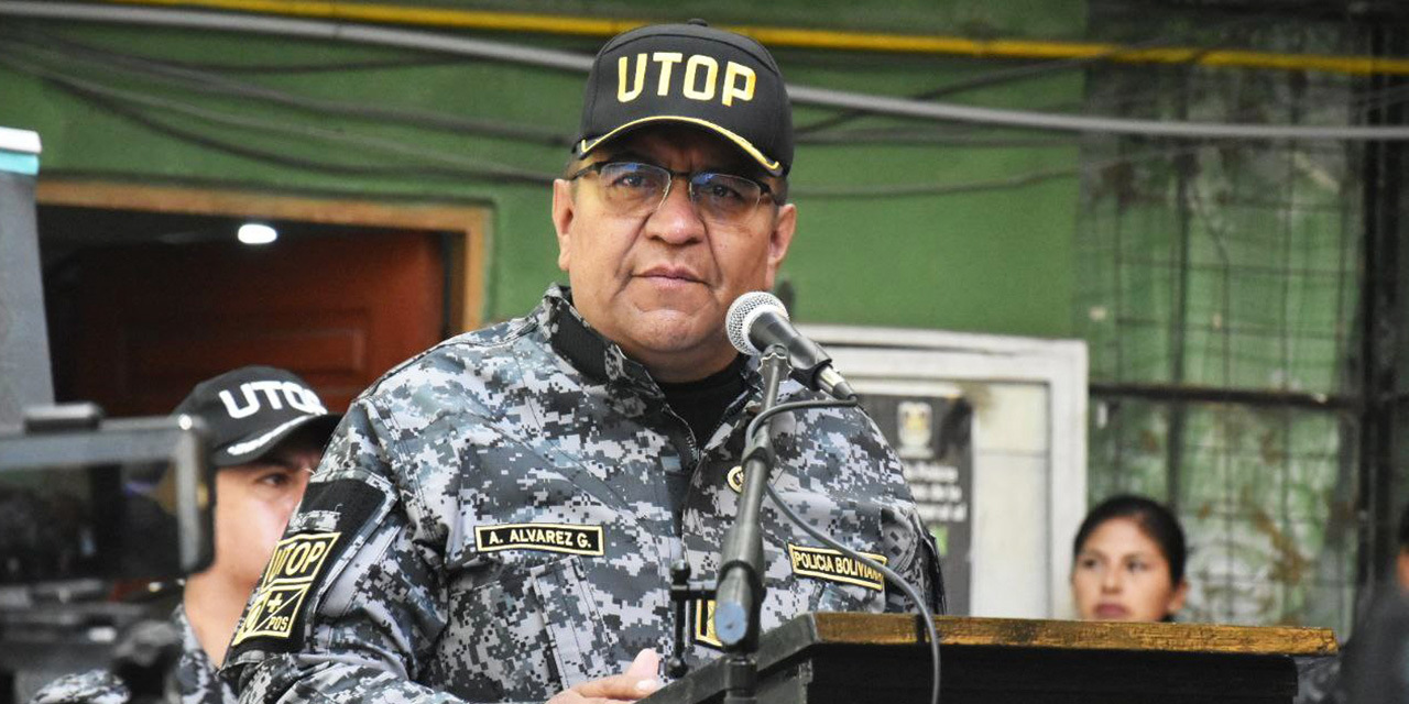 El comandante de la Policía Boliviana, Álvaro Álvarez. Foto:  Policía boliviana