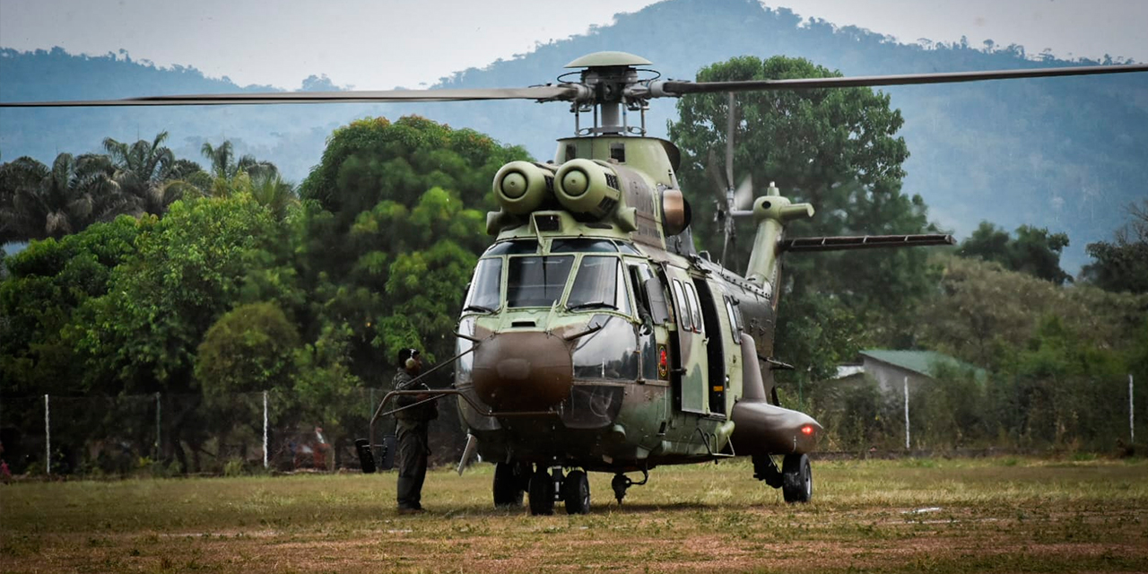 El helicóptero Súper Puma en Palos Blancos. Foto: DICOS FAB