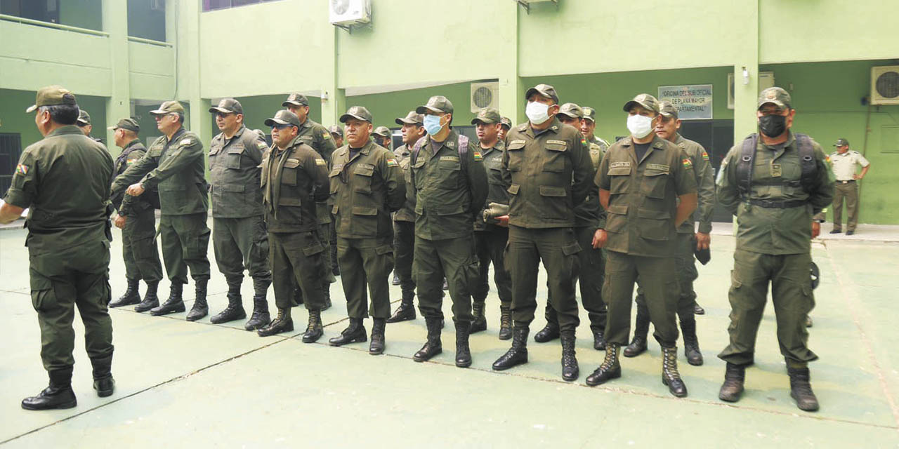 Efectivos policiales desplazados al Norte Integrado, en Santa Cruz. | Foto: ABT