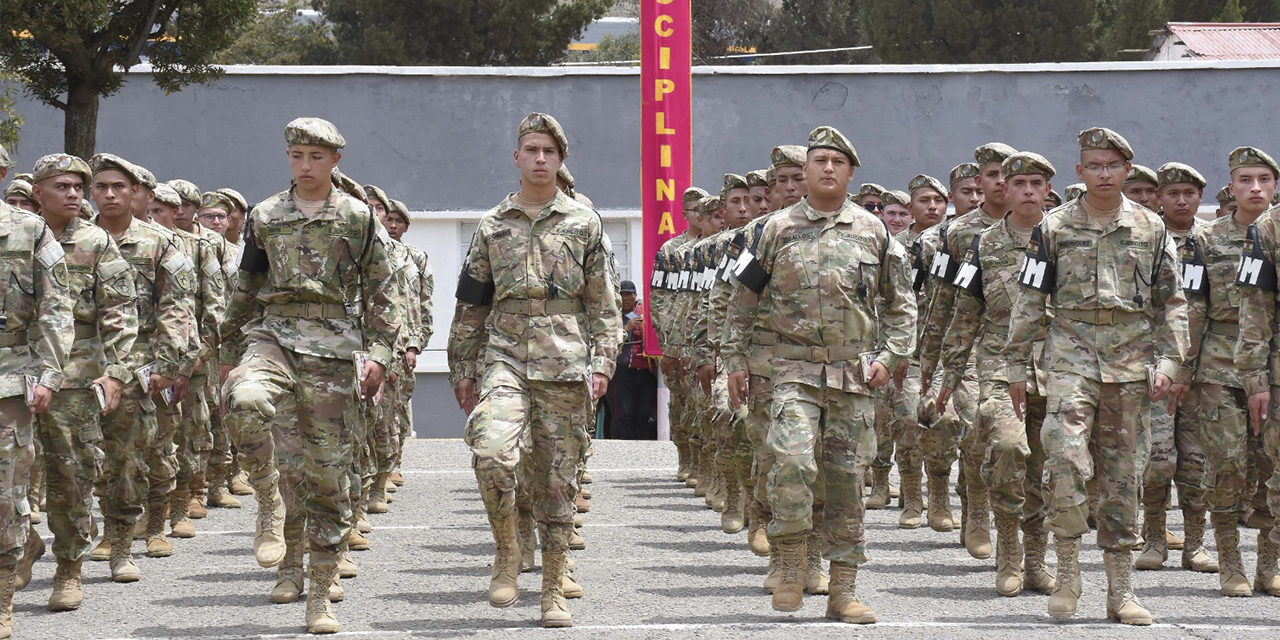 Licenciamiento de premilitares en el Colegio Militar