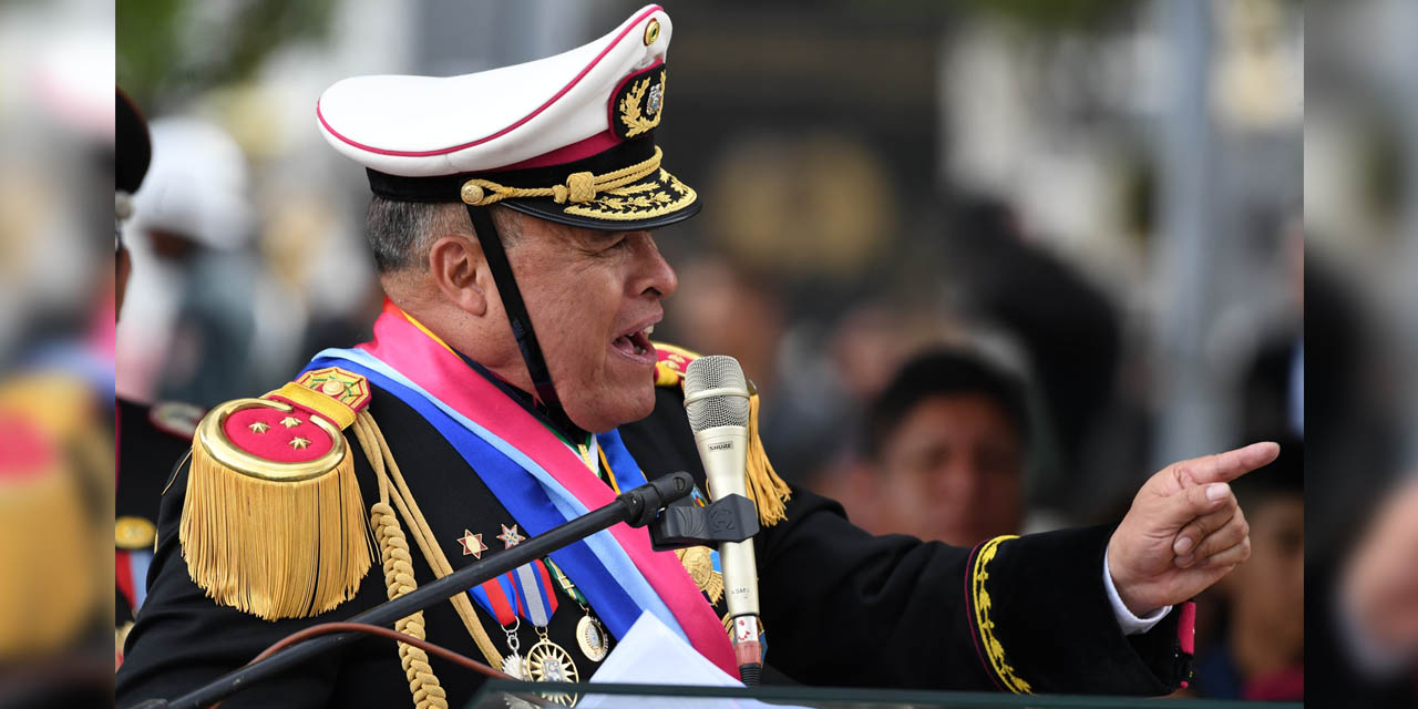 El comandante del Ejército, Juan José Zúñiga. Foto: Josué Cortez / ABI