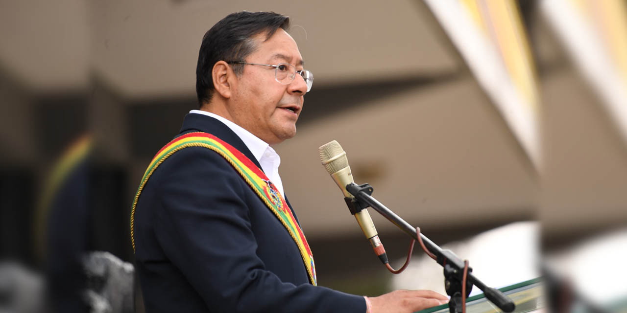 Presidente Luis Arce conmemora los 213 aniversario de la Batalla de Aroma y el aniversario del Ejército de Bolivia. Foto: Josué Cortez