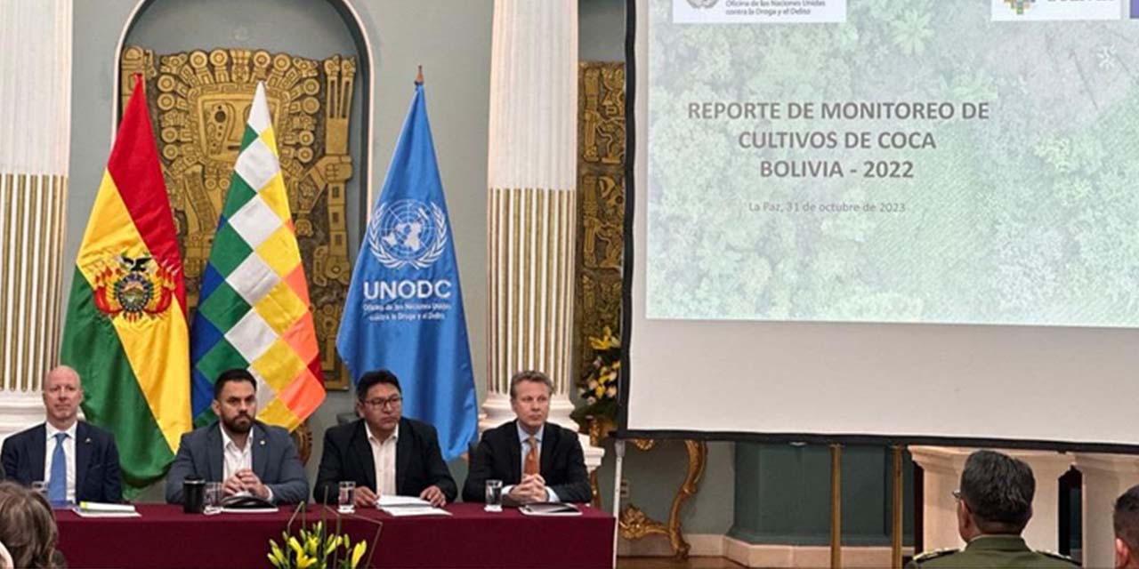 La UNODC y el Gobierno de Bolivia presentan el Informe de Monitoreo de Cultivos de Coca 2022 en la Cancillería. | Foto: RREE