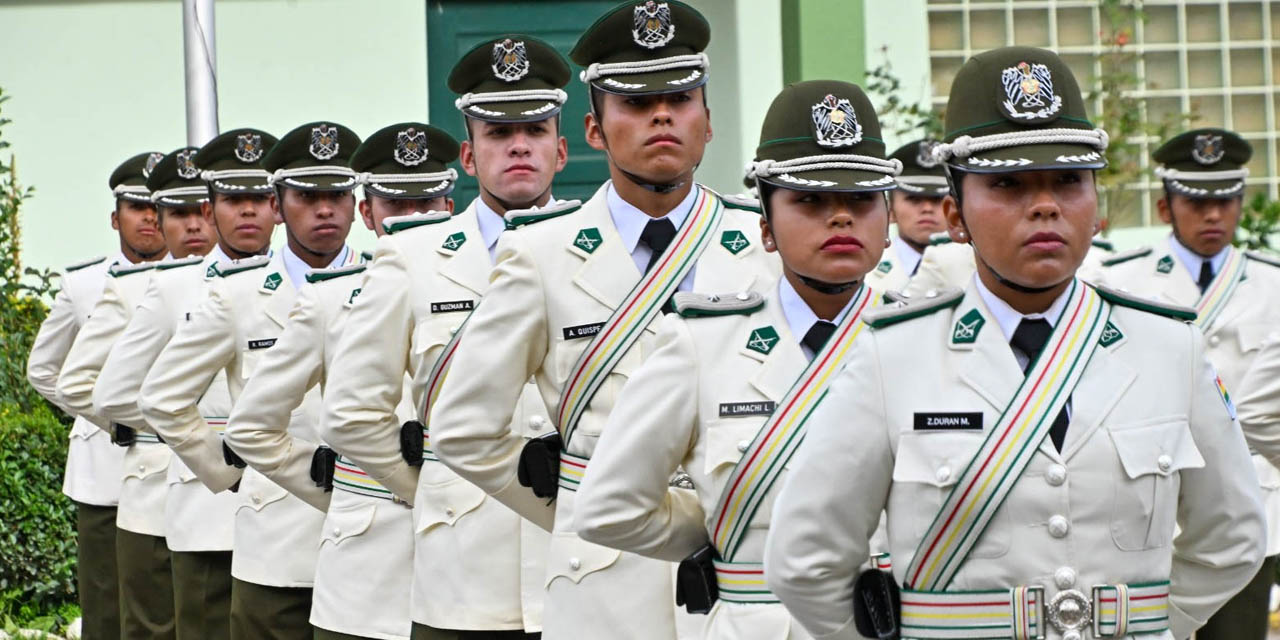 Graduación de 262 nuevos subtenientes de la Anapol. | Foto: Comunicación Presidencial