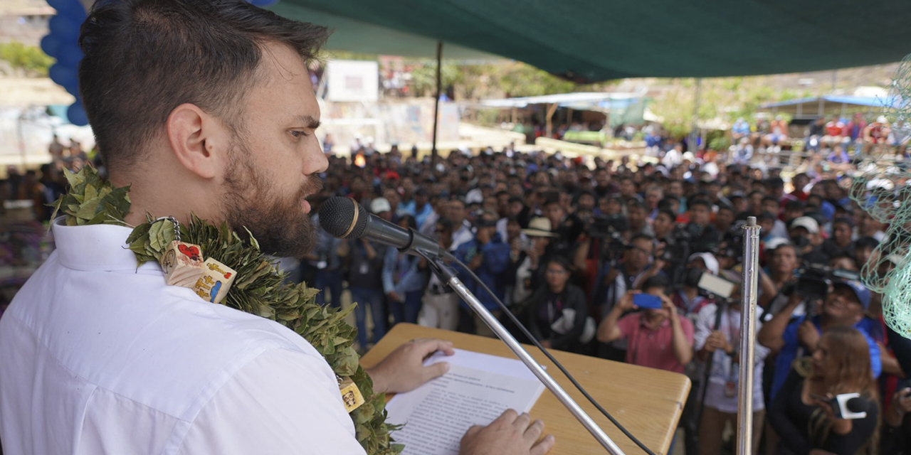 El ministro Del Castillo en un acto en Cochabamba.