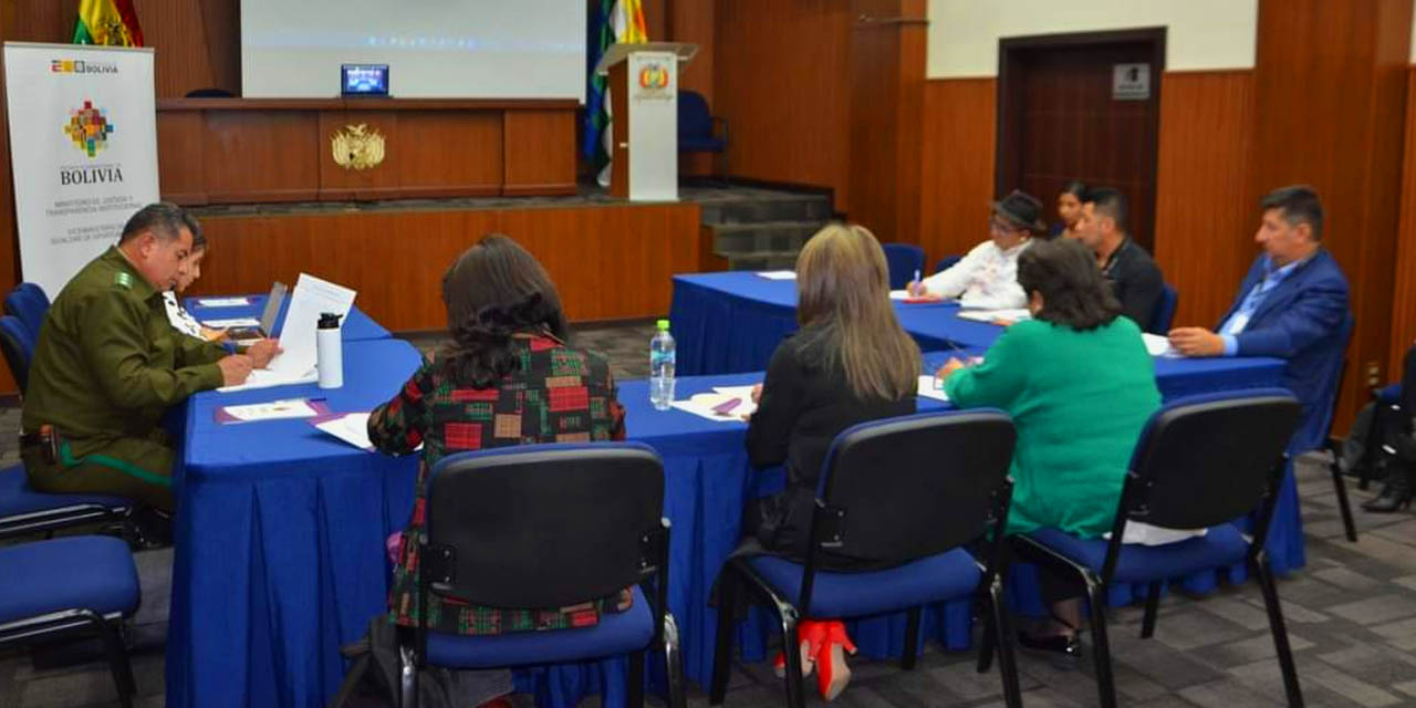 Reunión del Mecanismo de Prevención y Atención Inmediata de Defensa de los Derechos de las Mujeres en Situación de Acoso y/o Violencia Política. | Foto: MJ