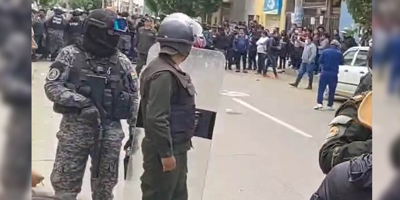 La Policía Boliviana tuvo que intervenir en Oruro | Foto: RRSS